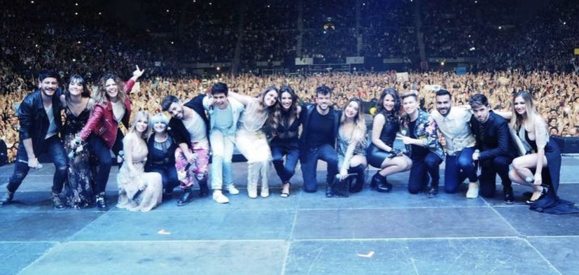 rickymerinocat's tweet photo. Hoy se cumplen 2 años desde que pudimos escuchar a Ricky cantando Let me Entertein You sobre el escenario del Palau y disfrutando junto a sus 15 compis.
#2AñosLibres https://t.co/B3NfLQFcHW