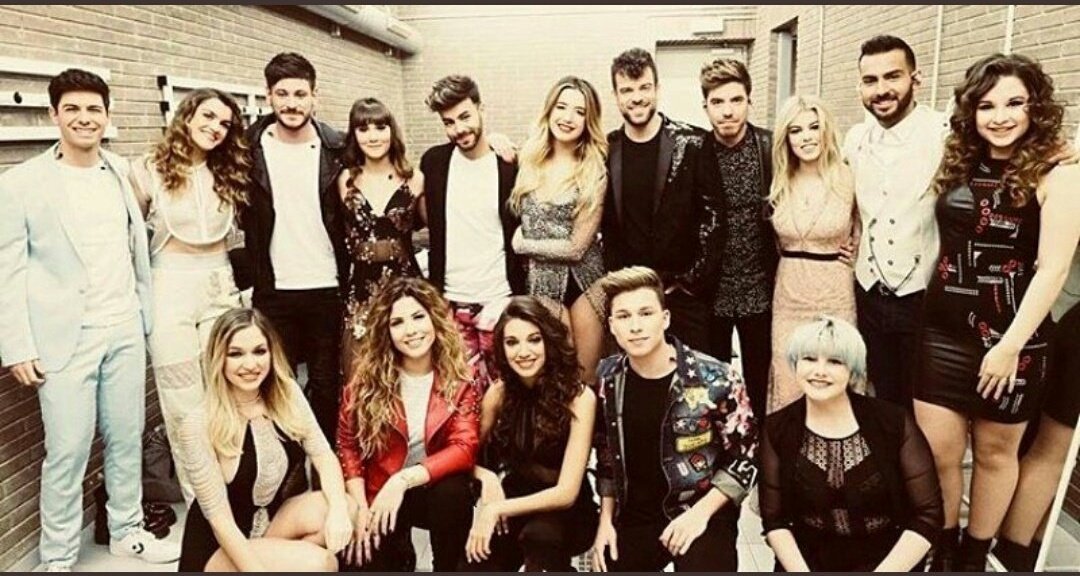 rickymerinocat's tweet photo. Hoy se cumplen 2 años desde que pudimos escuchar a Ricky cantando Let me Entertein You sobre el escenario del Palau y disfrutando junto a sus 15 compis.
#2AñosLibres https://t.co/B3NfLQFcHW