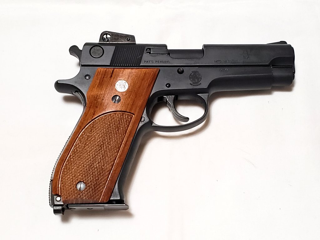 hirokazukk51's tweet photo. #愛銃晒すとサバゲーマーがフォローやRTをしてくれるらしい
#モデルガン #M439
マルシンのM439(HW)のダミーカート仕様。
グリップはマルベリーフィールドの木製に変更。 https://t.co/xhR2CngW2W