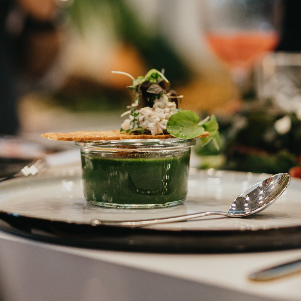 UFS_Global's tweet photo. We eat less than 1% of all plant species on earth, yet, there are almost 50,000 edible plant species that can nourish us. Where to start? The Knorr Future 50 Foods list for highly nutritious and sustainable foods. How many will you eat this week? https://t.co/8yxpbQrsjg https://t.co/JwQUNssric