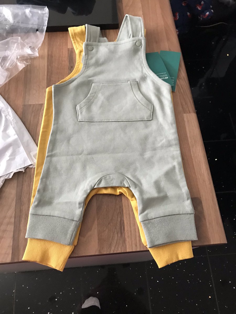 SarahClark1989's tweet photo. @hmunitedkingdom  I ordered 2 sets of dungaree’s (they are the same dungaree just in 2 different colours). They’ve come today and both say 2-4months on the packaging and tags but they are different sizes..... https://t.co/tXb010YCK4