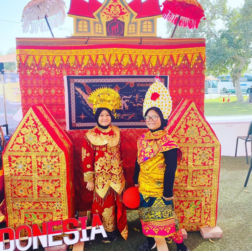 AJavoian's tweet photo. More from our Amazing International Week! #dhsedu #6ranches1family https://t.co/hBq4ZKt2gK