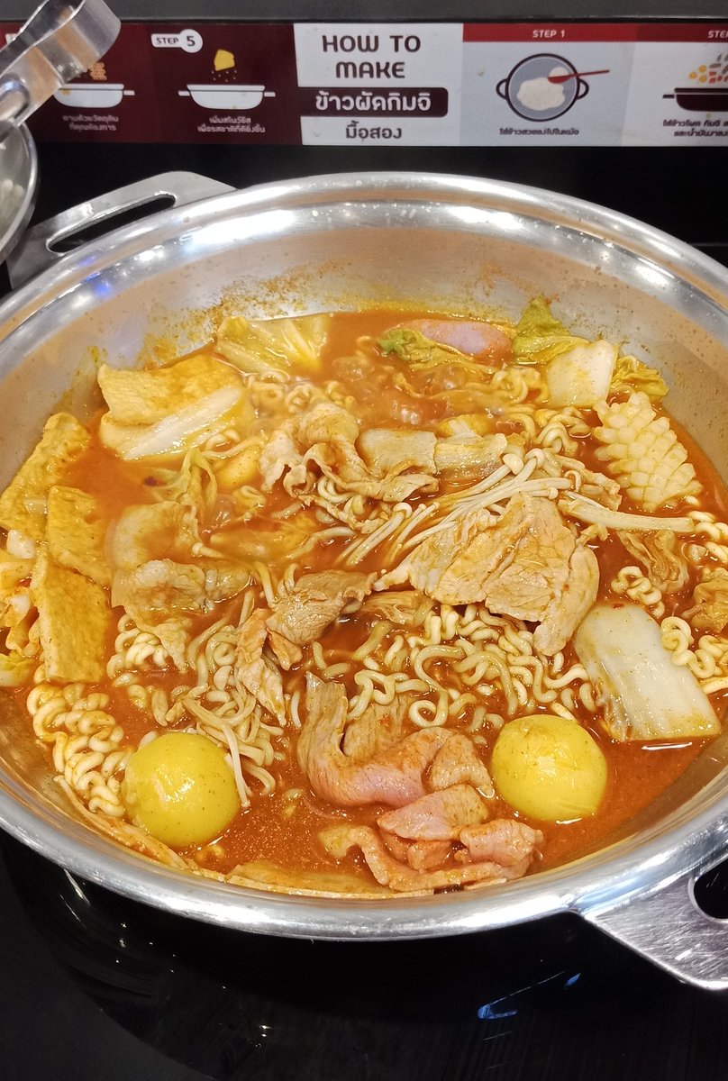 แกร๊ บุฟเฟ่ต๊อกคือดีม๊าก มีมุมให้นั่งกินคนเด่วด้วย อาโหร่ยยยย