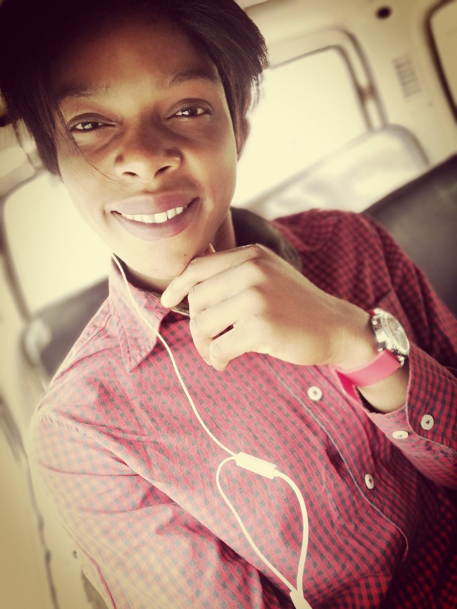 hazel_nali's tweet photo. born to smile and shine😍❤❤❤❤ https://t.co/CEaFiXKzxQ