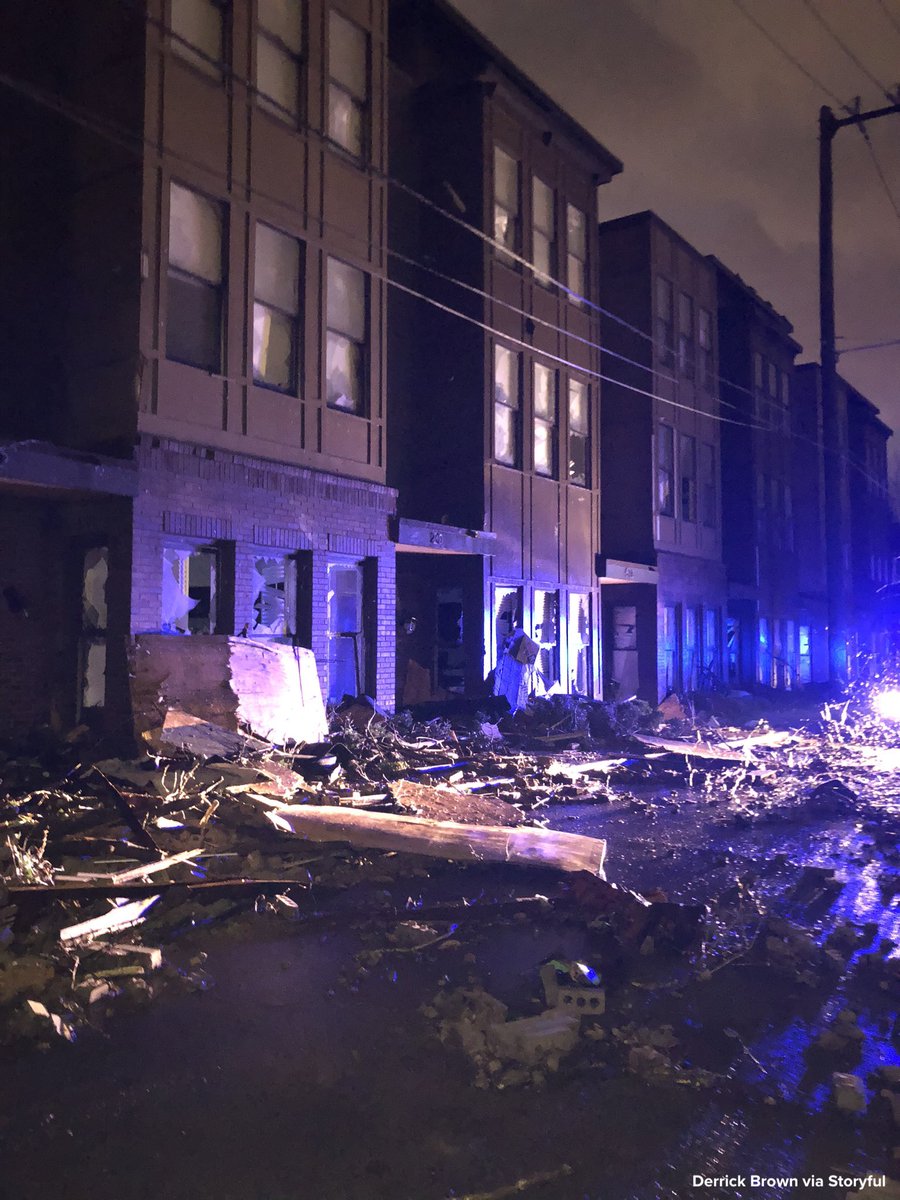 Nashville Dead Tornado Rips Nashville Abc News Scoopnest