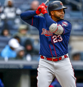 PepeBeisbol's tweet photo. Media venezuela hace eso....
RT @Parraga_LVBP: Faltan solo 23 dias para el #OpeningDa de la #MLB estàn todos invitados, menos los que cuelgan ropa en las ventanas de sus apartamentos, esos NO estàn invitados!!!
#FelizMartes 🇻🇪😉 https://t.co/8hSL4B3BvG