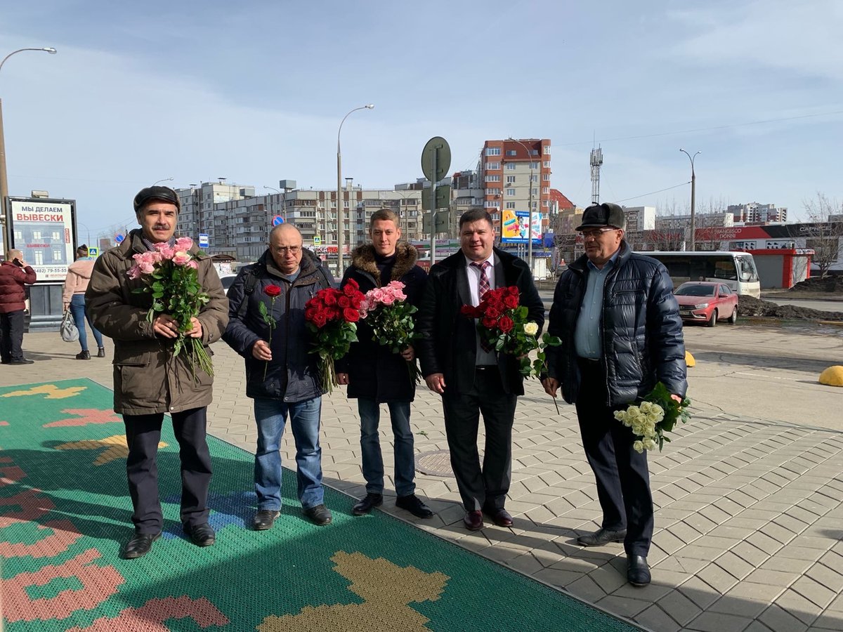🌹Время ТОЛЬЯТТИ! Время ЦВЕТОВ! 🌹

С сегодняшнего дня женщин нашего города ждет приятный сюрприз! В преддверии 8 марта они получают теплые поздравления и цветы от Губернатора Самарской области <a href="/D_Azaroff/">Дмитрий Азаров</a> , по инициативе которого 2020 год объявлен в регионе Годом Тольятти🌸