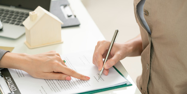 SpainHouses_net's tweet photo. Signal and reservation are very colloquial terms rooted in the purchase of a home. But what exactly does the so-called reservation, signal or deposit contract require us to do? 

>> Signal or reservation for a home, is it the same? https://t.co/V4JWVuBBTk https://t.co/xqxovtOhjN