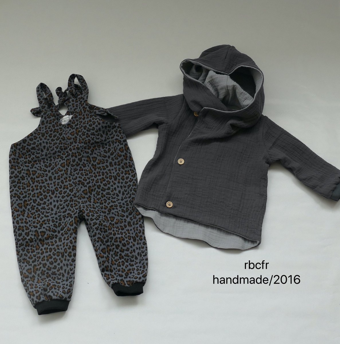 erikaferdin's tweet photo. Freue mich, euch diesen Artikel aus meinem Shop bei #etsy vorzustellen: Wendejacke aus Musselin für Baby und Kinder #clothing #children #jacket #geburtstag #ostern #athletisch #trenchcoat #wendejacke #musselinwendejacke https://t.co/8oIWMvhc8A https://t.co/Yj9bP8UZKi