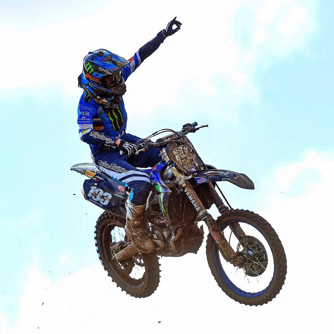 PirelliMoto's tweet photo. Pirelli monopolized the Grand Prix of Great Britain, the inaugural race of the FIM
Motocross World Championship. Scorpion™ MX tyres swiped up every podium, helping riders
on the heavy mud with stunning performances. 🏁 #Pirelli #PirelliMoto #ScorpionMX #MXGP https://t.co/YPEDeIMZHh