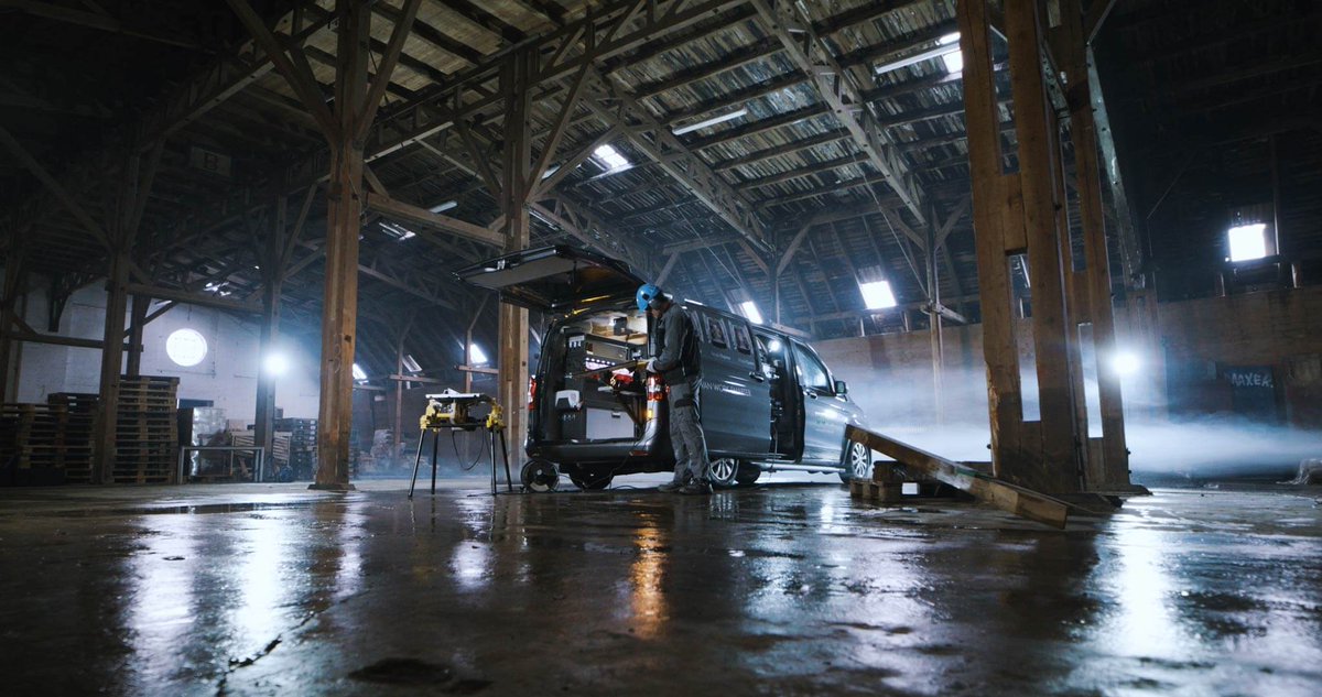 #PowerSupply in the #van for power tools, chargers and installed DC devices. Complete 230V and 12V electrical current system. claytonpower.com/hot/2020/power…