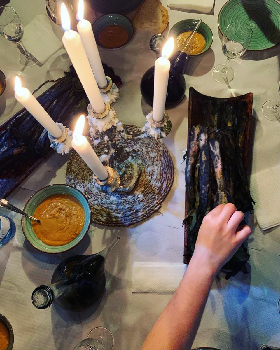 Aquell moment en què agafes el primer calçot i comença la #calçotadaautèntica amb sabors de proximitat.

📸 loracarmona a Instagram

#salsadecalçots #calçots #Valls #Calçotades