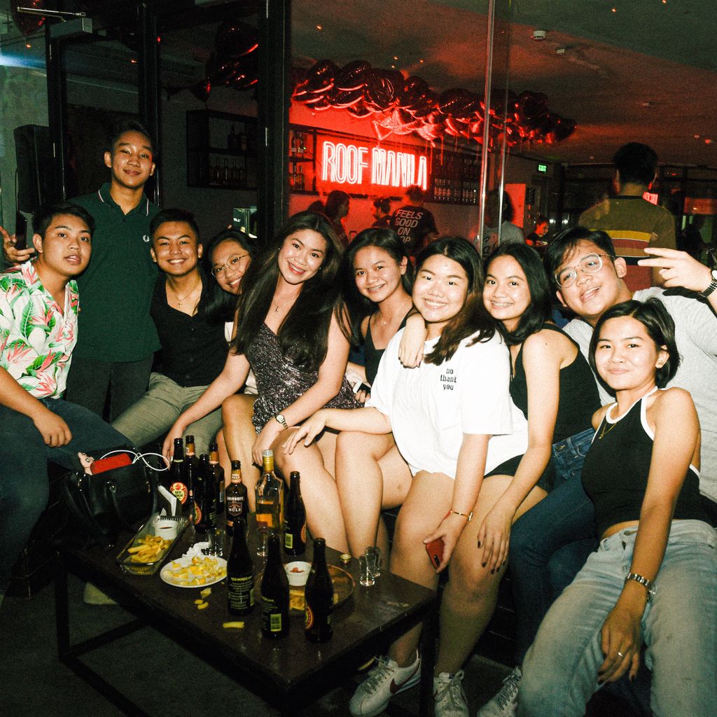 RoofManila's tweet photo. Start the month off with us and a few drinks 💥 Music tonight from Fre$h Kenny and hosted by Gab Bagot + Kyle Serapio 🥳 See you at the Roof! #FeelsGoodOnTop https://t.co/lJ2q96Ezjc