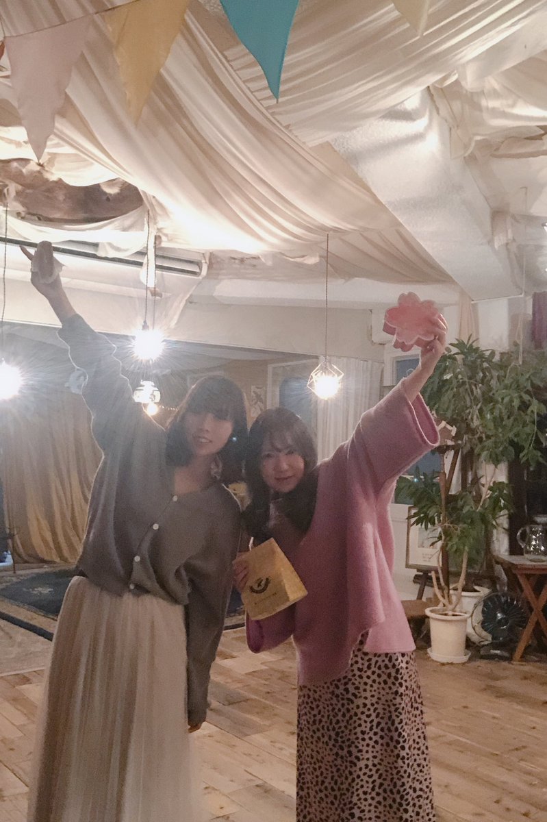 Atelier_Lapinus's tweet photo. 本日のイベント無事終了致しました！
🌸参加してくださった皆様🌸
この度は当イベントにつきまして　
ご理解ご協力頂き誠にありがとうございました！

好きなものを《好き》と言えることって本当に素敵！自然と笑顔が溢れ幸せに満ち溢れている姿は本当に可愛い❤️
幸せ空間に、とても癒されました🥰💕 https://t.co/75E86kHkxt