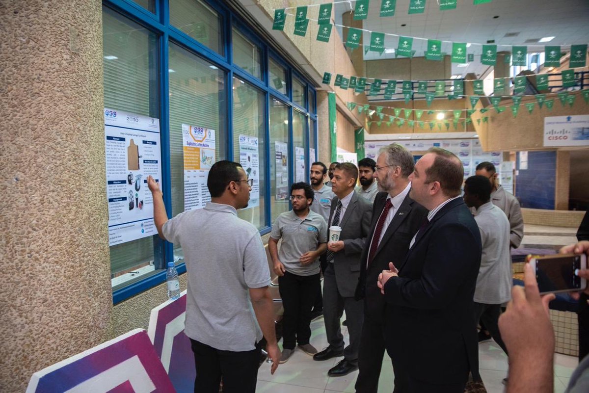 ttc_aec's tweet photo. لقطات من معرض مشاريع طلاب كلية الهندسة التطبيقية المتوقع تخرجهم في نهاية الفصل الدراسي  
#ttc_aec #i_love_ttc_aec #AEC #vision2030  #ksa #riyadh https://t.co/Yq8H9gXy7U