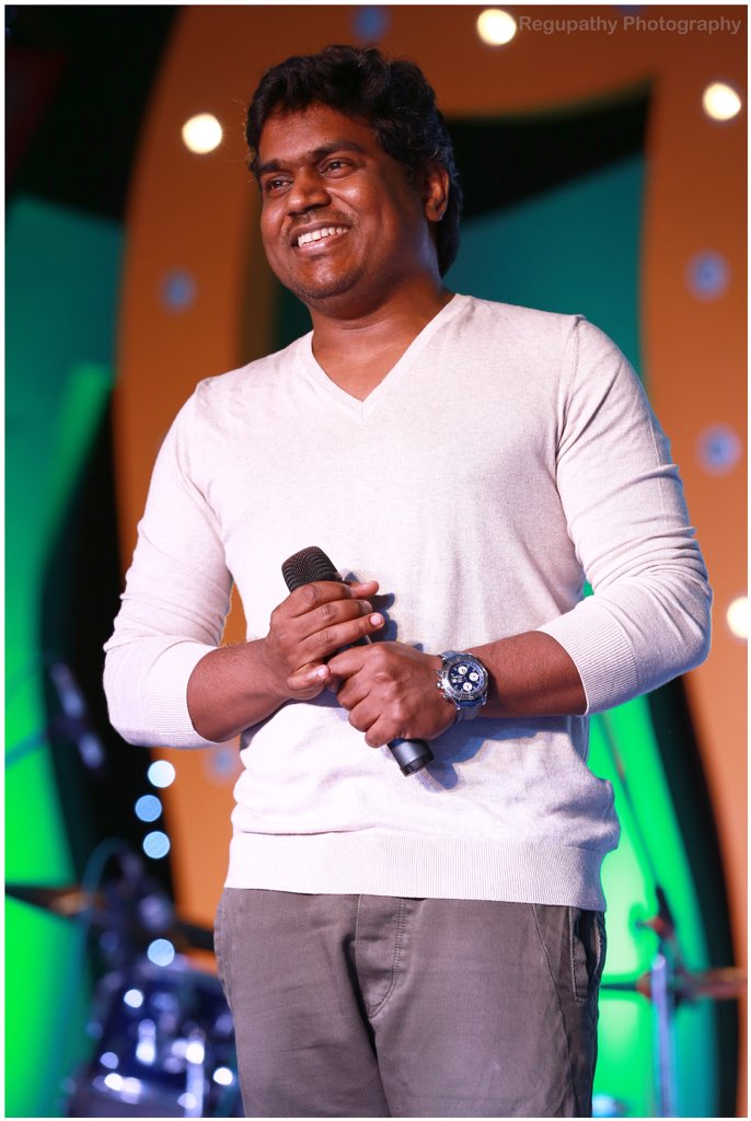 Regupathy_Rgy's tweet photo. U1 the BGM king 👑 @thisisysr #Throwback #loyolaovations #2k16 #chennai282innings @vp_offl #23YearsofYuvanism #yuvanshankarraja #yuvanism #yuvan #23yearsofYuvan #u1 @yuvanfansworld @YuvanSoulMusic #regupathyphotography https://t.co/0AX0HG8pLn