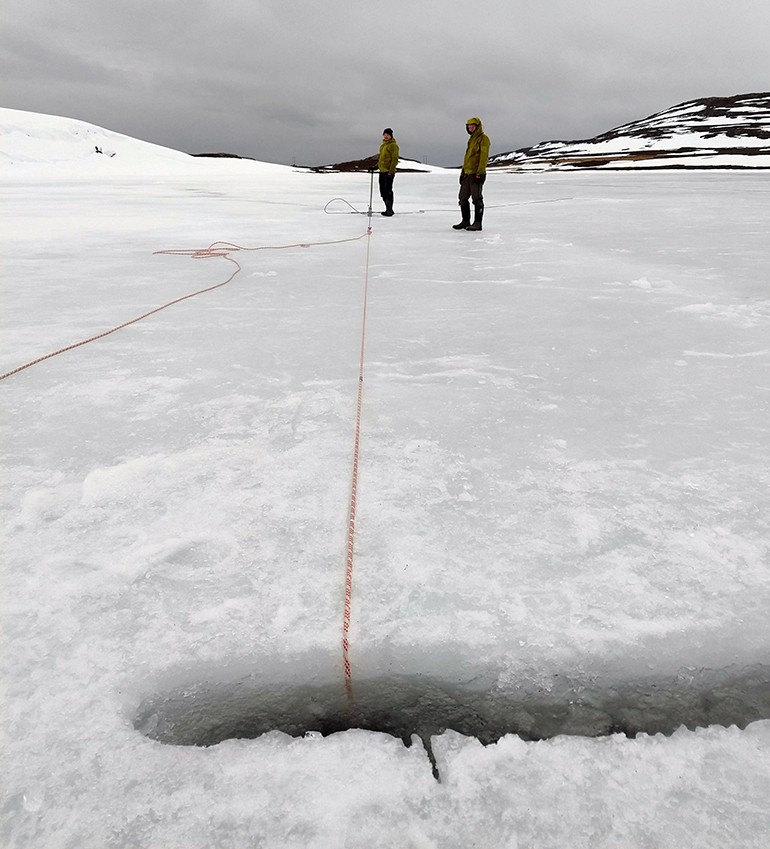 NGUgeology's tweet photo. NGU geoscientists will document past sea-level changes along the Norwegian coast. In collaboration with @kartverket and other researchers from Norway and Canada, the new results will help develop models that can forecast future sea-level changes. https://t.co/STJNP3vc0O https://t.co/rTUr1jhrm5