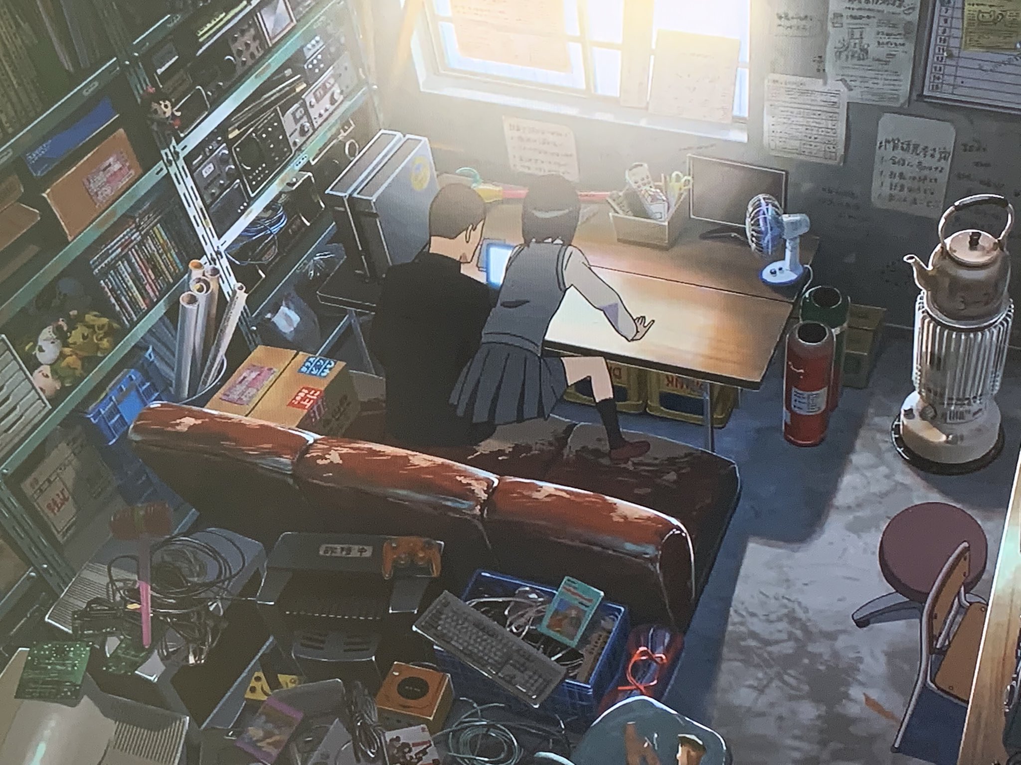 うにうなぎ Macのcmで アニメのmacぽいpcを使ってるシーンばかり集めたのがあるんだけど オレはやはりこのアニメのこのシーンのxに目がいってしまうな しかもよく見たらps Gc Dcまであるし なんと羨ましい環境だ X T Co