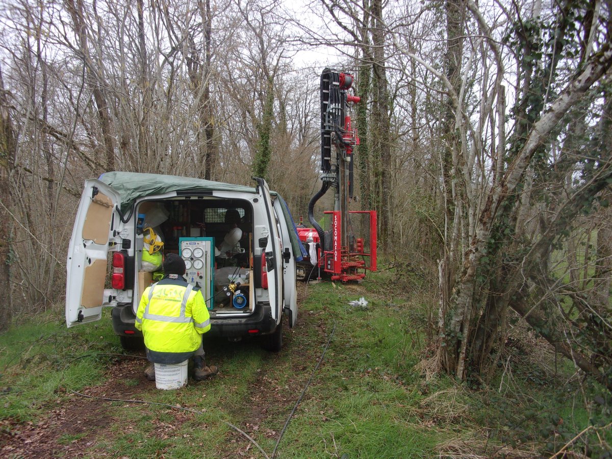 TransPod_Inc's tweet image. Geo-technicians from ALIOS in work to kick-off the construction of our #hyperloop test facility in Droux near @VilleLimoges87 in #France.
More to come with @sadecgth @EDFofficiel and REC Architecture, stay tuned!!!
