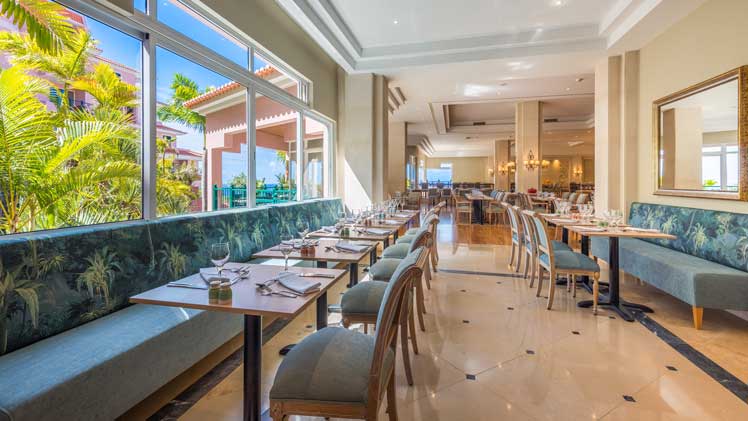 InspiredLuxury's tweet photo. This #TravelTuesday it’s business as usual in #Madeira 🙂.

Why not find out for yourself with this all-inclusive getaway?

Including a FREE night, this offer is now available from the reduced price of just £499pp 😲.

Book today 👉 https://t.co/VhxHcsaBaE https://t.co/cm5Hx99NJw