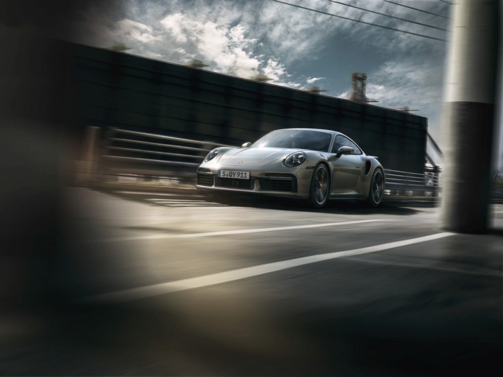 nineelevenone's tweet photo. Ya ha sido presentado el nuevo Porsche 911 Turbo S, con 650 cv de potencia. https://t.co/0qqljK2LXm