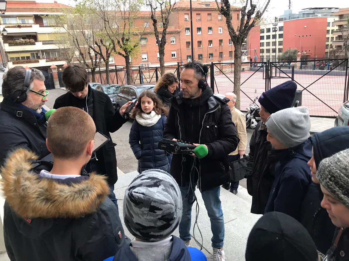 amigonianosLA's tweet photo. 📻El periodista @carlos__alsina ha visitado hoy el Colegio @LuisAmig1 de #Madrid, durante su programa @MasDeUno, para contar a sus oyentes el gran gesto de amistad que han tenido un grupo de alumnos de 6º de Primaria con un compañero enfermo de leucemia
🖱️https://t.co/gX1RSJXahw https://t.co/Ix6Ld1mwAe