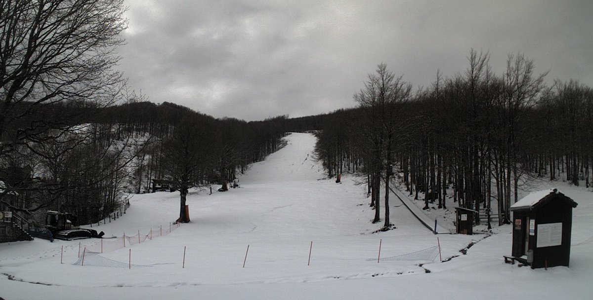 toscananeve's tweet photo. #toscananeve #Neve anche a #ZumZeri in #Lunigiana  #toscana #tuscany #mytuscany #montagneditoscana  #sci #snow #skiing #snowboarding #montagna #appennino https://t.co/XFRGhL1isQ