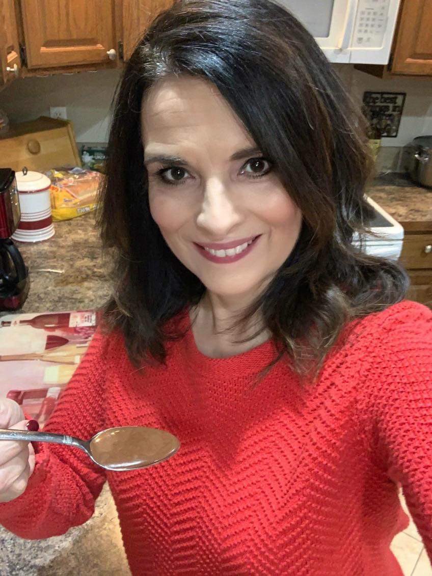 LisaJohnson1969's tweet photo. Who can say “A tablespoon a day melts the belly fat away?”  

This Tastes likes chocolate 🍫 brownie batter and ☝️ tablespoon 🥄 a day melts the belly fat away!  

On a new journey and I cannot be more excited to see myself in 30 days!!!
Anyone else wanna try?? https://t.co/LF3BhREmmo