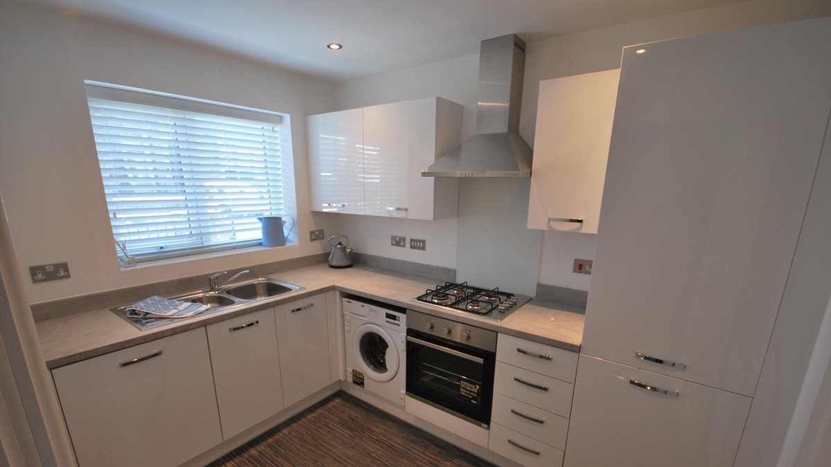 Home Spotlight: Plot 9 @ Pilgrim Gardens, Edenfield is still available!

The three-bedroom property benefits from integrated appliances, secure parking to the rear &amp; master bedroom with en-suite.

Move now to secure your new home!

hilbrehomes.co.uk/homestyles/pil…