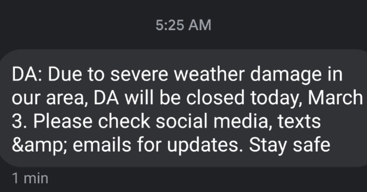 thebearsmark's tweet photo. Stay safe. Help where you can, if you can. keep our community in your prayers. #Nashville https://t.co/vIdpZ8i1vK