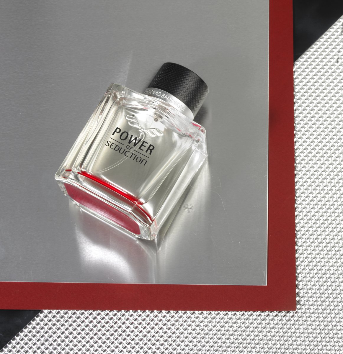 antoniobanderas's tweet photo. Un perfume para ser tú mismo, para descubrir la seducción que hay en ti.
👉 https://t.co/QcYjnzC0oC
A perfume to be yourself, to discover the seduction that's in you.
______
#AntonioBanderasPerfumes
#PowerOfSeduction https://t.co/VEGx9j1xUA