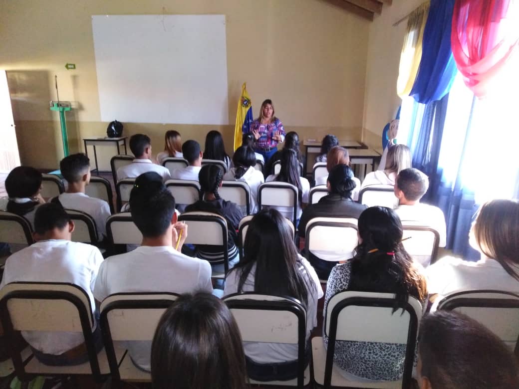 UNEFAextension1's tweet photo. Recibimiento a nuestros nuevos estudiantes  @vasypc @unefa_ve @VDIUNEFA1 @Unefa_Yaracuy https://t.co/t6SsZNHSMs