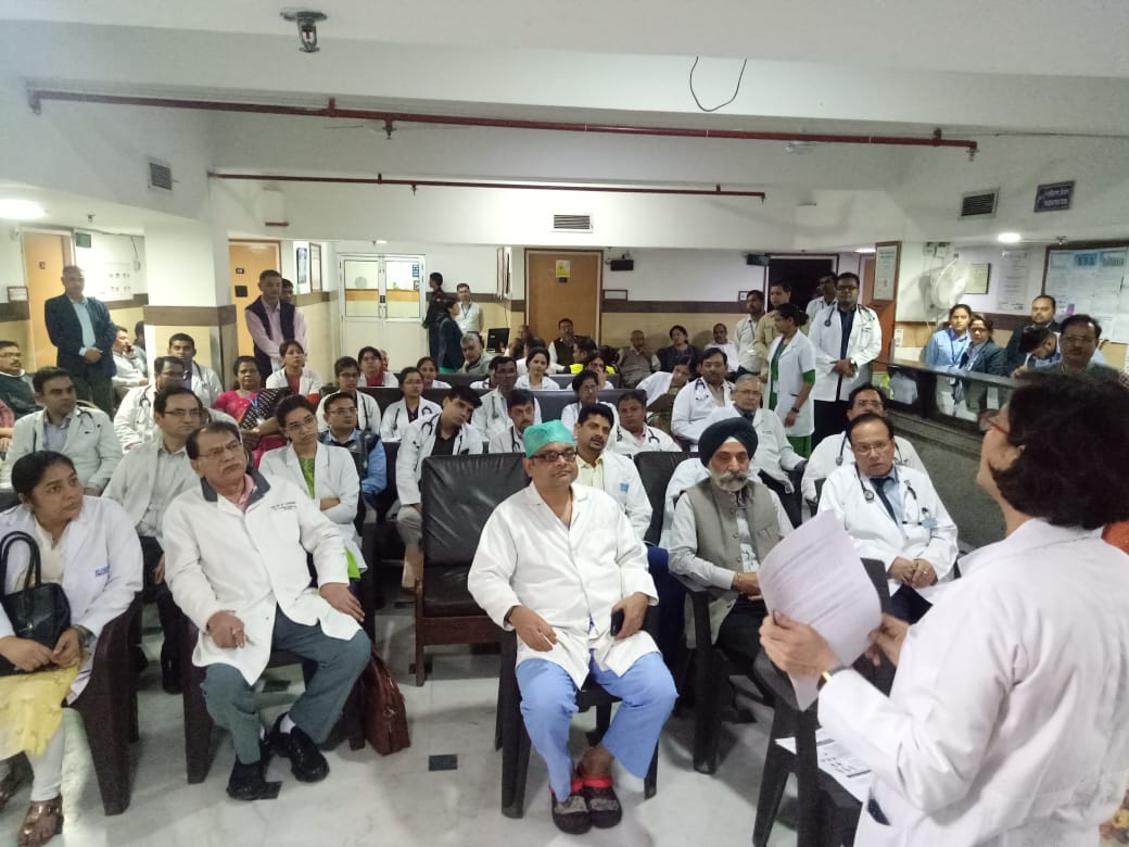 KailashHealth's tweet photo. #NAMASTEoverHANDSHAKE #StopInfection #PreventViralinfection #StopCoronaSpread #CoronaVirus
Doctors at Kailash Hospital, Sec 27 Noida organized an awareness meeting with all health professionals to introduce ‘NAMASTE over HANDSHAKE’ to prevent Spread of Corona Virus in healthcare https://t.co/1upk6knQ5r