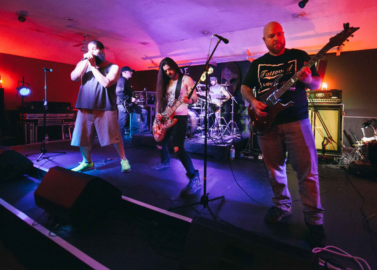 PodcastOfBlue's tweet photo. This weekend was a kick ass time even for one night it was nice get on stage and kill with my friends in Devil Inside.
#metalcore #metal #themightyfall #dreadthesedays #onyourdeathbed #breakdowns #BRUTAL #ctmetal #onemoretime https://t.co/wvMae68mEH