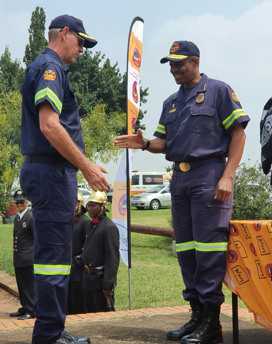 CoJPublicSafety's tweet photo. Today @MMCMallyMokoena is attending the @CityofJoburgEMS commissioning of a Divisional Chief and six (6) Station Commanders in Directorate: Operations.🚑🚒

#SafeJoburg
#JoburgsBravest 👩🏼‍🚒👩🏾‍🚒 https://t.co/DMoXe46pAy