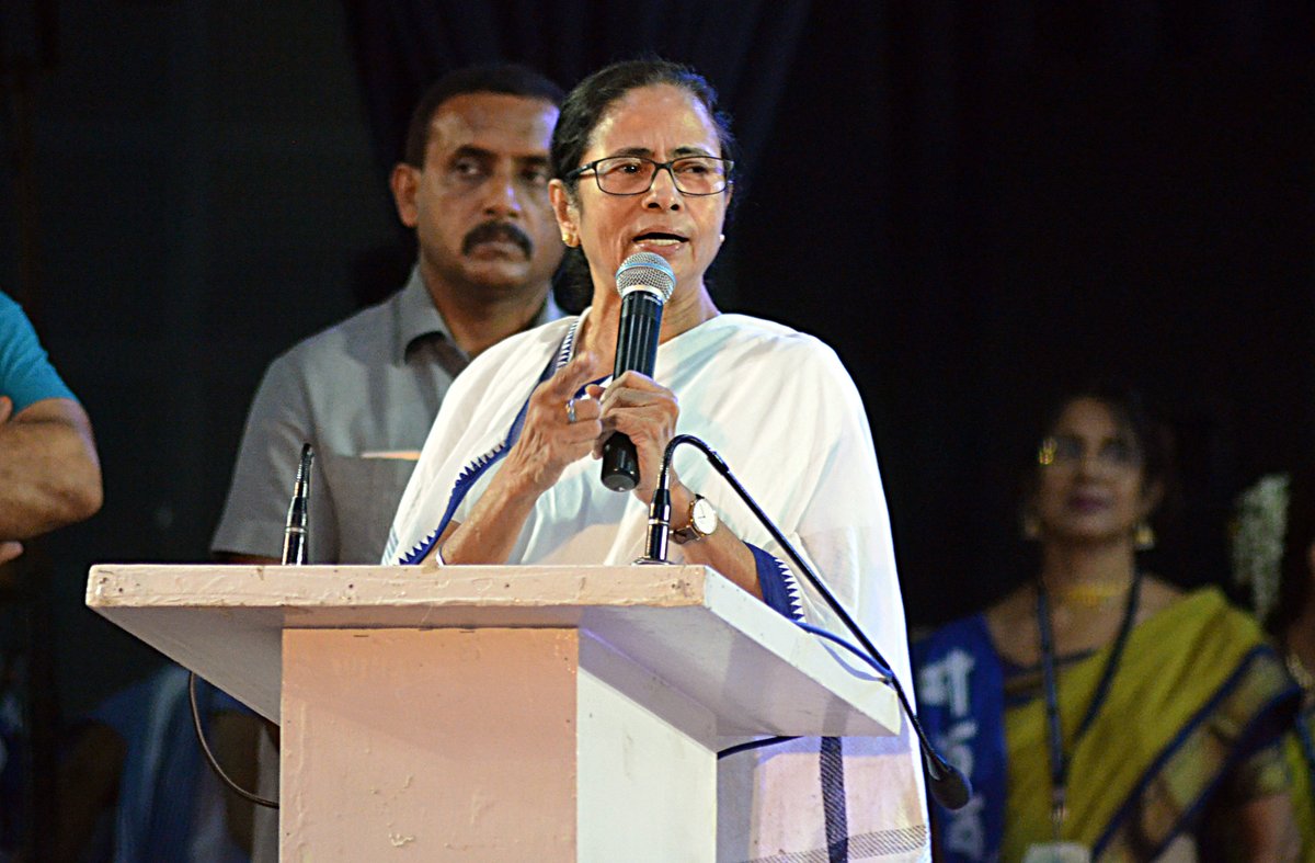 timesofindia's tweet photo. All Bangladeshis living in Bengal are Indian citizens:  Mamata Banerjee https://t.co/dx802PDt3U https://t.co/xbm3Vsp4GV