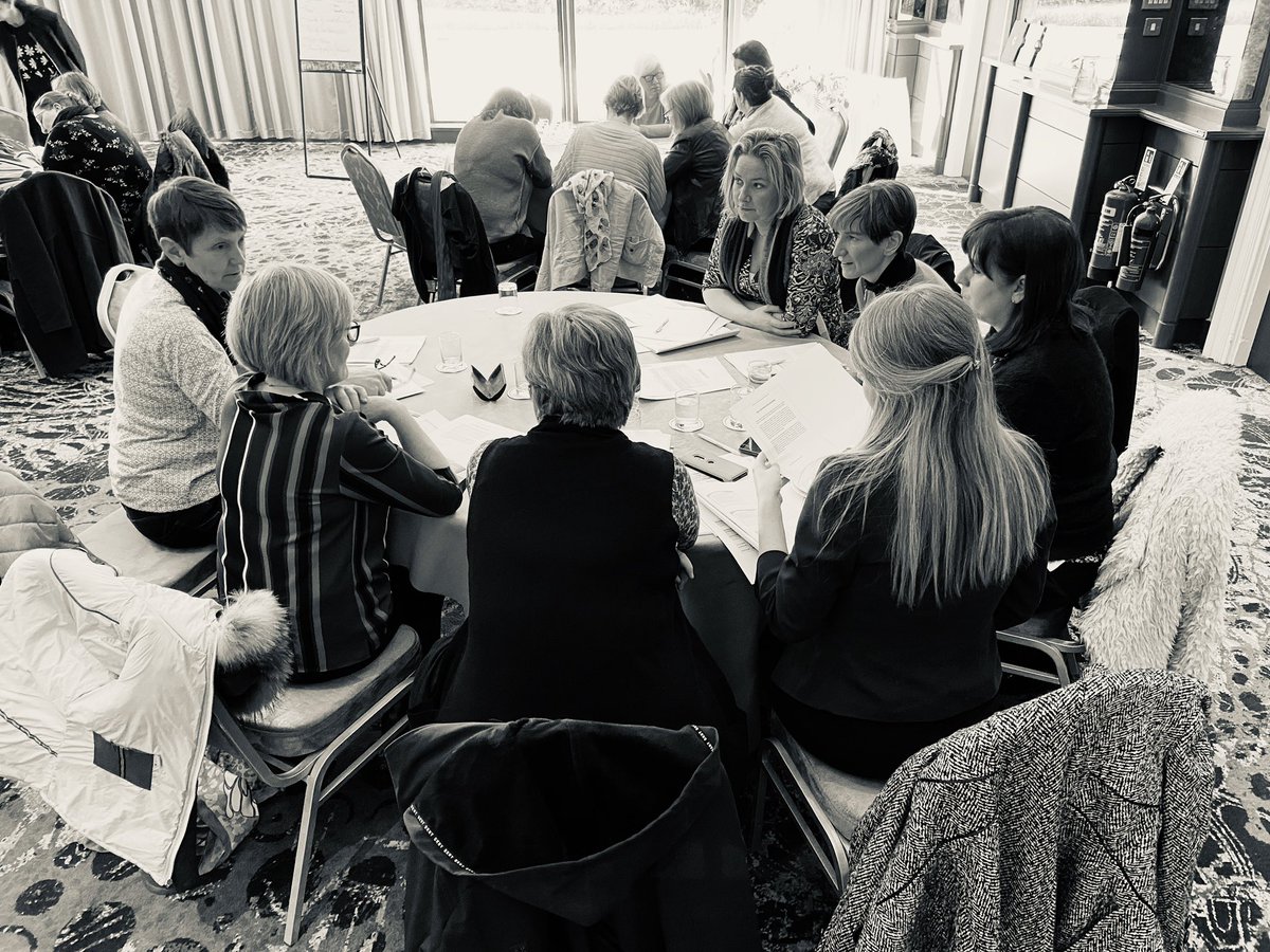 IrishHospice's tweet photo. Our Midlands CEOL groups are discussing case studies focused on patients who are dying and how they would deliver care including physical, social and spiritual for the patient and the family. #ceolcare #endoflifecare #IHFsupport https://t.co/kU3UDEA7dY