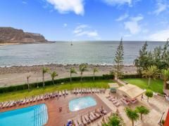 CardenasEstate's tweet photo. The #GranCanaria Property of the Week: A refurbished penthouse studio with superb sea views and 320 days per year of sunshine at #PlayadelCura https://t.co/xhDvrkCPGZ #CanaryIslands #Mogan #Spainproperty https://t.co/94Yi6wqPwF