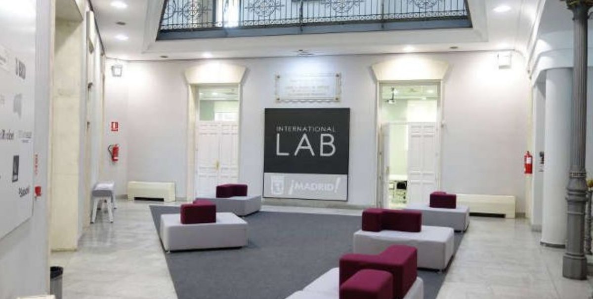 La movilidad urbana da para mucho. ¿Eres desarrollador, ingeniero, experto en #datos o en movilidad y quieres mejorar la forma de moverte por la ciudad? Inscríbete ahora al #DataMadridMov2020 bit.ly/2x6fkFD