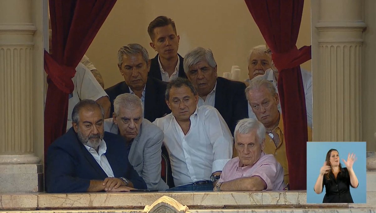 FerreiroRuben_'s tweet photo. @FFEERRNANDA Mucha Camporonga... Con #Amear ... digo @AmealJorgeAmor Estamos a un paso de tener en Los Palcos de La Bombonera a este Público... pasamos de ser Un Club de Fútbol @BocaJrsOficial a Una Unidad Basi-K ✌🐷 https://t.co/Dy7lvyqGzf