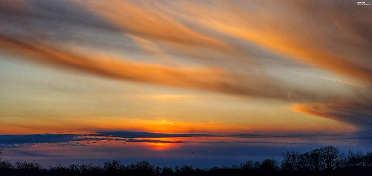 Even our #sunsets are orange and blue 🧡💙 (📸: Avis Wilson)