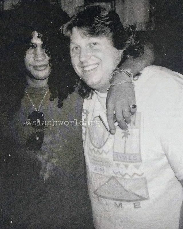 slashworldarg's tweet photo. @slash junto a Jim Mitchell en los estudios Record Plant durante la grabación de Use Your Illusion. @engineer_jimm fue el ingeniero de grabación junto a @clinkink23 🤘🏻🎩🇦🇷
.
#slash #jimmitchell #useyourillusion #engineering #studio https://t.co/EjgGIZnZME https://t.co/8BQaVfmW6h