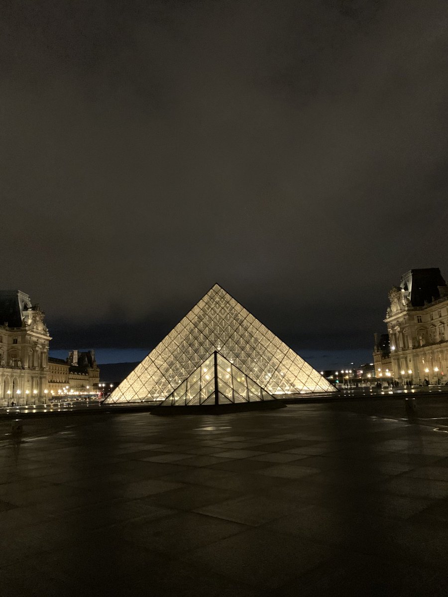 ニューヨークの次はパリでもいいな。ヘアーの仕事もありそうだし、人もいい。
世界は広し。