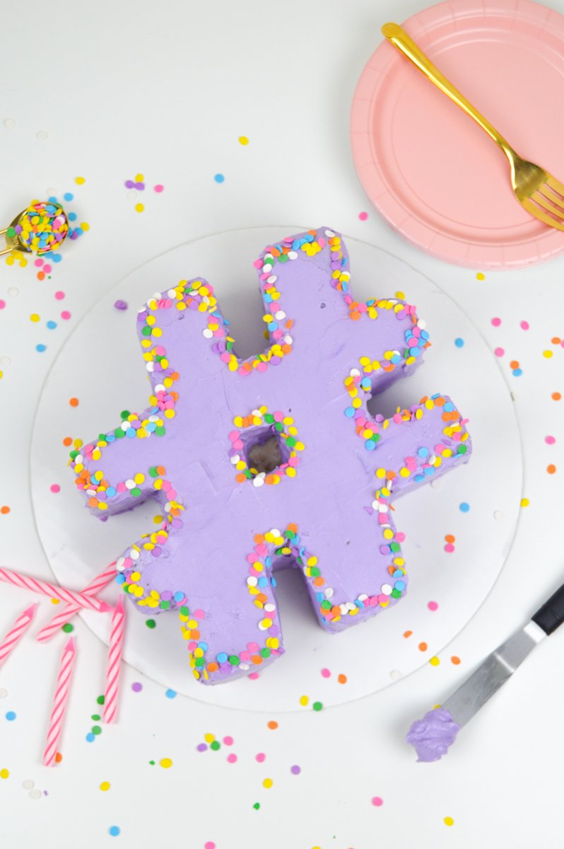 Str8FwdCo's tweet image. We all have heard how important it is to use hashtags to create more engagement, reach and impressions on our posts. Here are the latest hashtag hacks to make your content  flow, while increasing engagement on your page without the hashtag overwhelm: