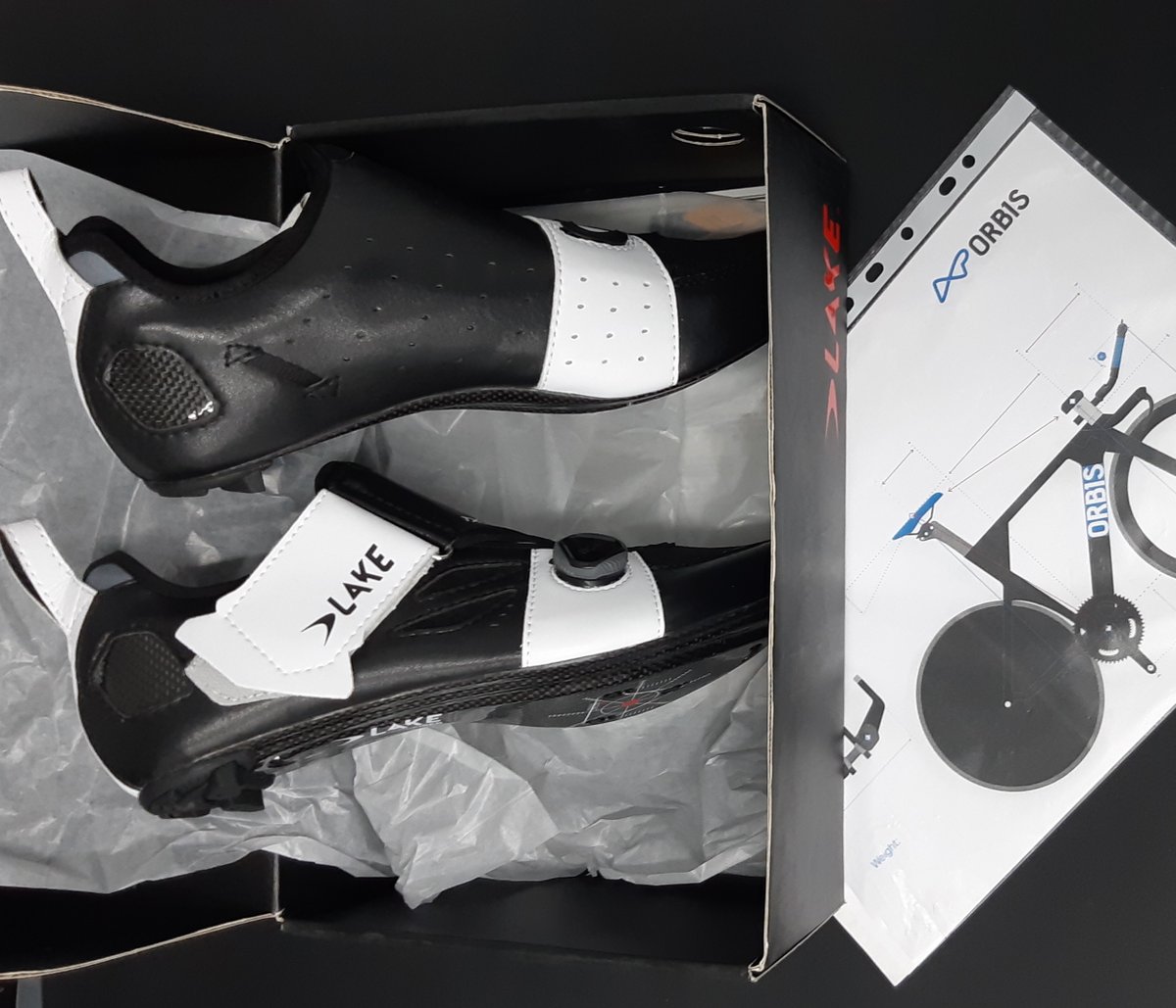 orbislab's tweet photo. See that carbon insert at the ankle? Well, that is important to have a better fit of the shoe at the ankle, especially in shoes that you may have to put on in a hurry. It's customisable
#triathlonlife #orbislab #triathlon #cycling science #cycling #Lake https://t.co/pS9eTnibAH