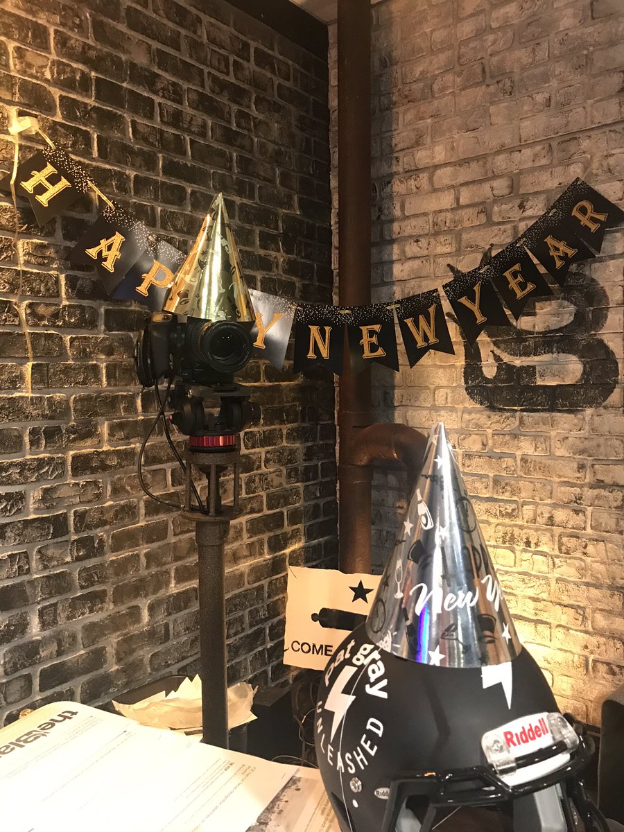 lifeofPri1's tweet photo. Happy New Years folks! Even the camera looks happy 🥳 @PatUnleashed @KeithMalinak #PutThatInYourPipe https://t.co/YhAxrz4qzi