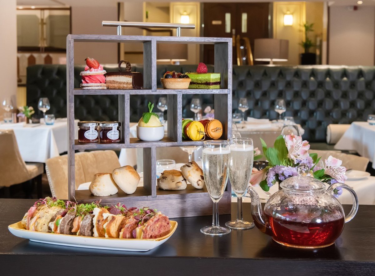 Treat the most important woman in your life to our fabulous Mother's Day Afternoon Tea at £17 per person (including a complimentary glass of Prosecco or a Gin &amp; Tonic for the mum!). 
🍰🥂🍹

Call us know to book.
#mothersday #afternoontea #danubiuslondon