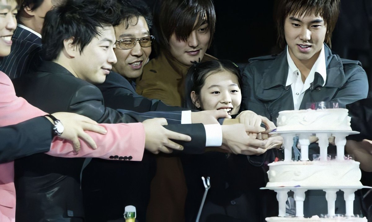 Sulli Thailand tweet media