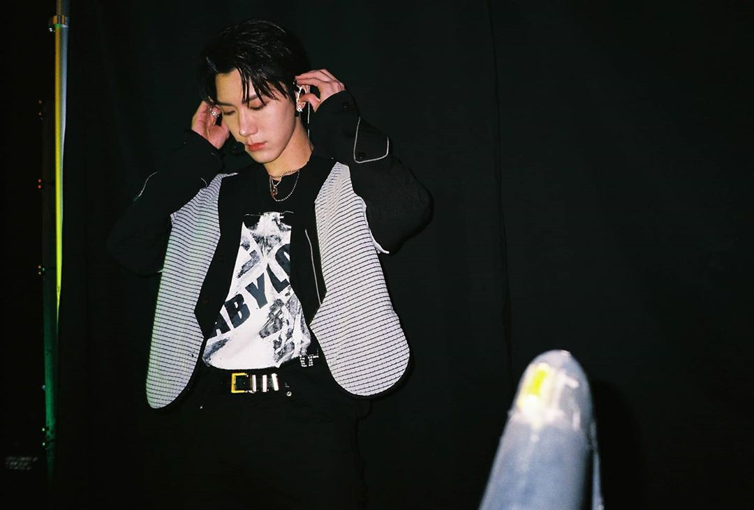 tenpabo143's tweet photo. i mean.....the FACE????? is he allowed to look THAT good !! https://t.co/2yaTHvEVkB