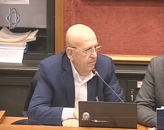 Proseguono in Commissione #AffariCostituzionali le audizioni sulle nuove norme in materia di #cittadinanza e promozione del soggiorno e dell'#inclusione degli stranieri, con rappresentanti <a href="/cgilnazionale/">CGIL Nazionale</a> <a href="/UILofficial/">Uil Nazionale</a> e <a href="/FIMCislStampa/">Fim Cisl Nazionale</a>. Diretta: bit.ly/Audizione_AffC… #OpenCamera
